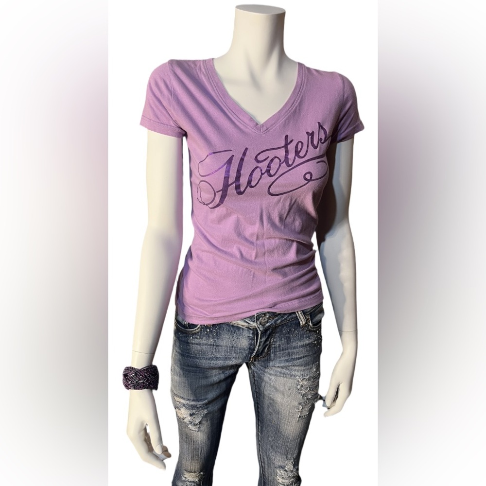 Hooters Women's Purple Medium Small V-Neck Top